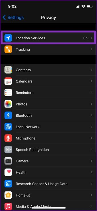 أفضل 7 طرق لإصلاح مشكلة خرائط جوجل تظهر موقع خاطئ 45 خدمة الموقع في i Phone