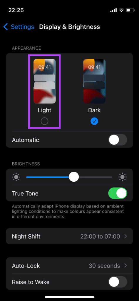 أفضل 8 طرق لإصلاح تعتيم شاشة آيفون تلقائيًا 39 مظهر خفيف