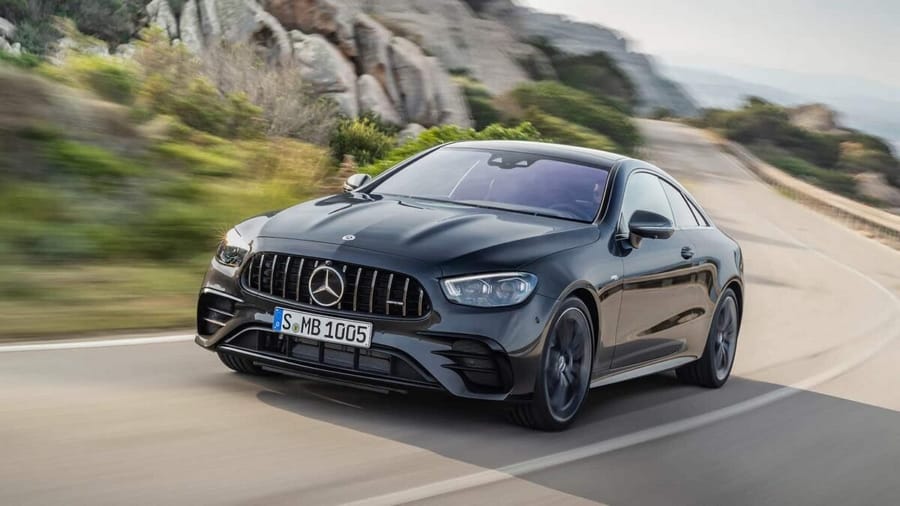 أفضل سيارة كوبيه فاخرة لعام 2023 61 مرسيدس بنز الفئة- E AMG كوبيه
