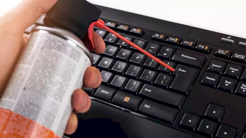 تنظيف لوحة المفاتيح