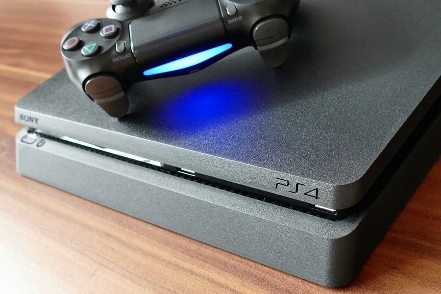 بلاي ستيشن 4 ps4. إصلاح وحدة تحكم PS4 باللون الأبيض اللامع
