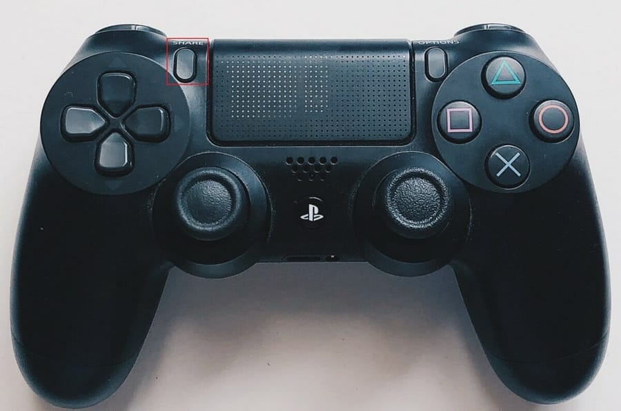اضغط على زر المشاركة في وحدة تحكم ps4. إصلاح وحدة تحكم PS4 باللون الأبيض اللامع