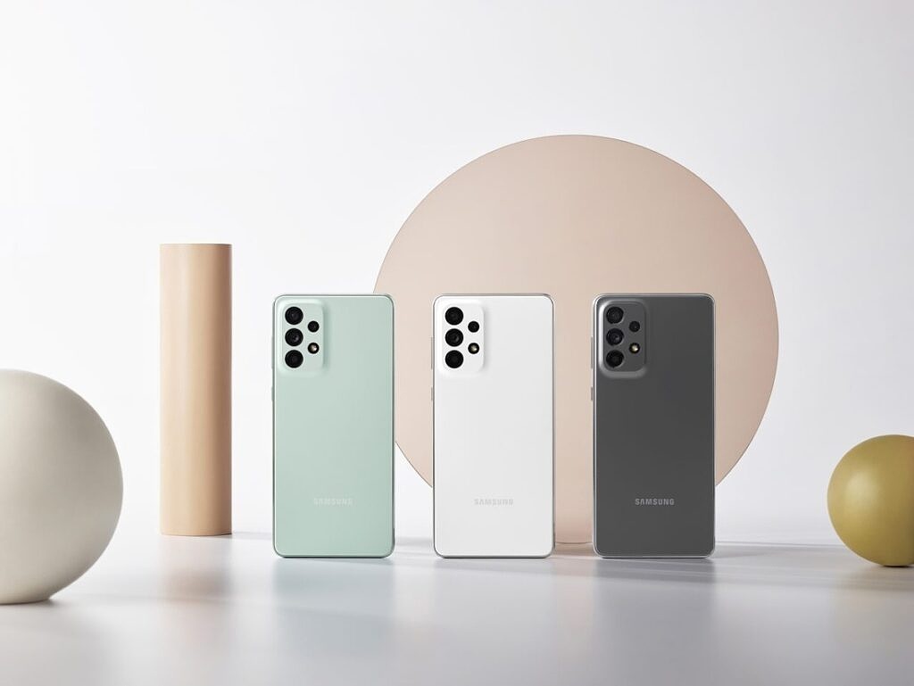 Samsung Galaxy A53 5G vs Samsung Galaxy A73 5G: Lequel acheter ? 12 Galaxy A73 en trois couleurs