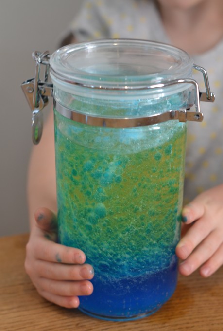 خدعة الكثافة باستخدام الملح والماء