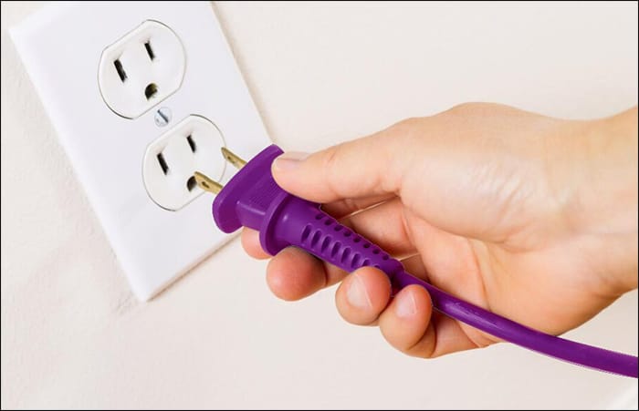 TV 2 1 Comment allumer un téléviseur Hisense sans télécommande ?