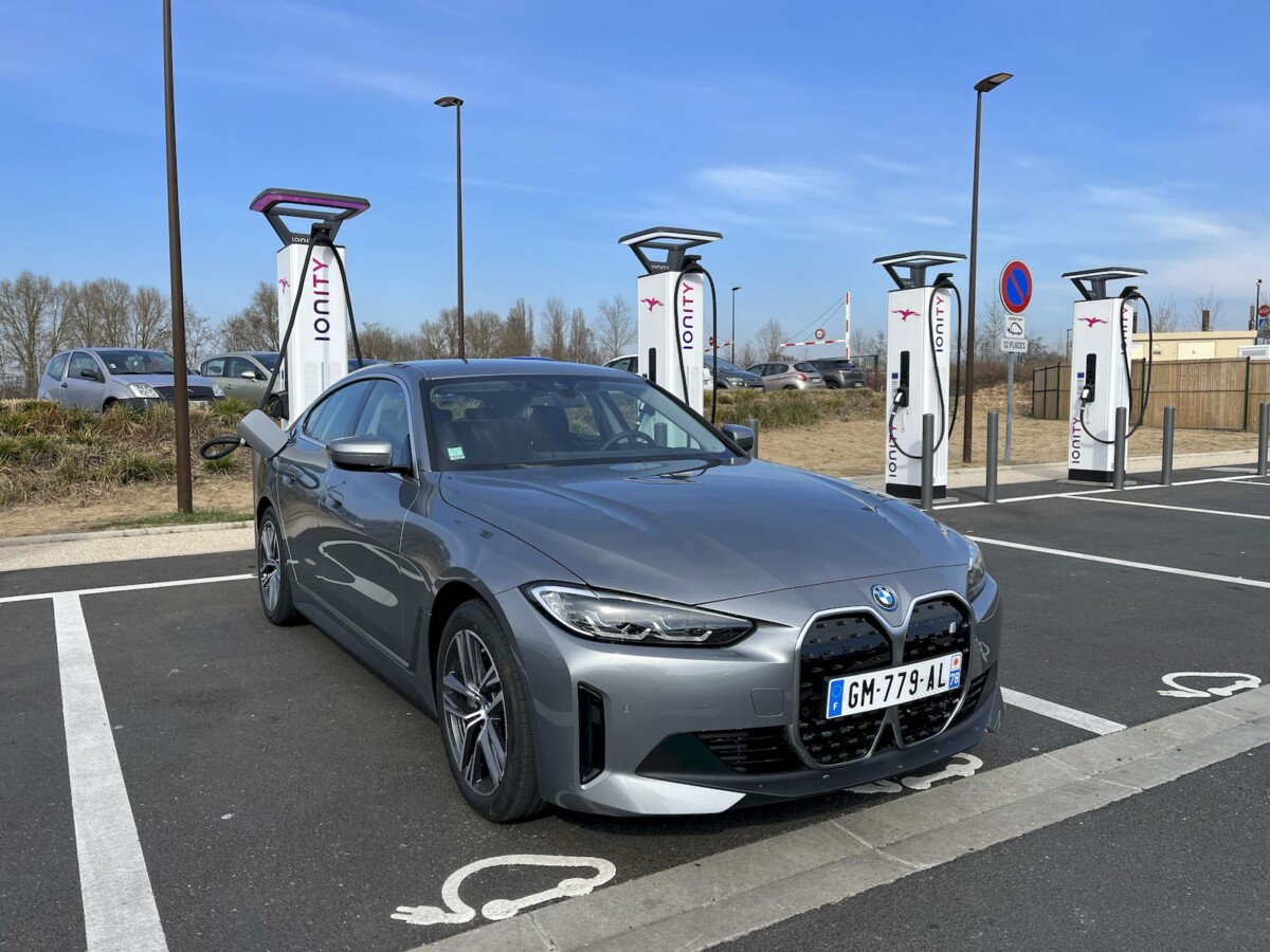 essai bmw i4 edrive3540 BMW i4 eDrive35 Review: Great Electric Sedan Fails to Outdo Tesla