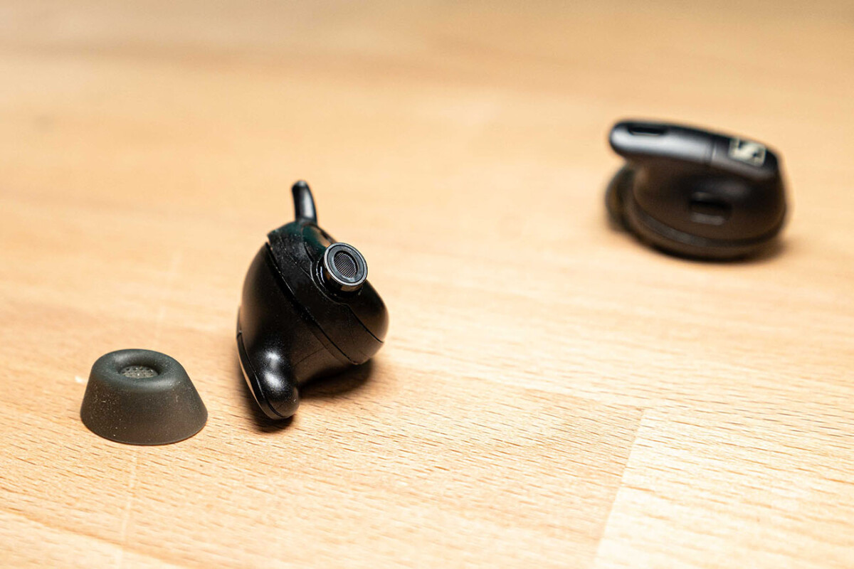 Les grilles de transducteurs des Sennheiser Conversation Clear Plus