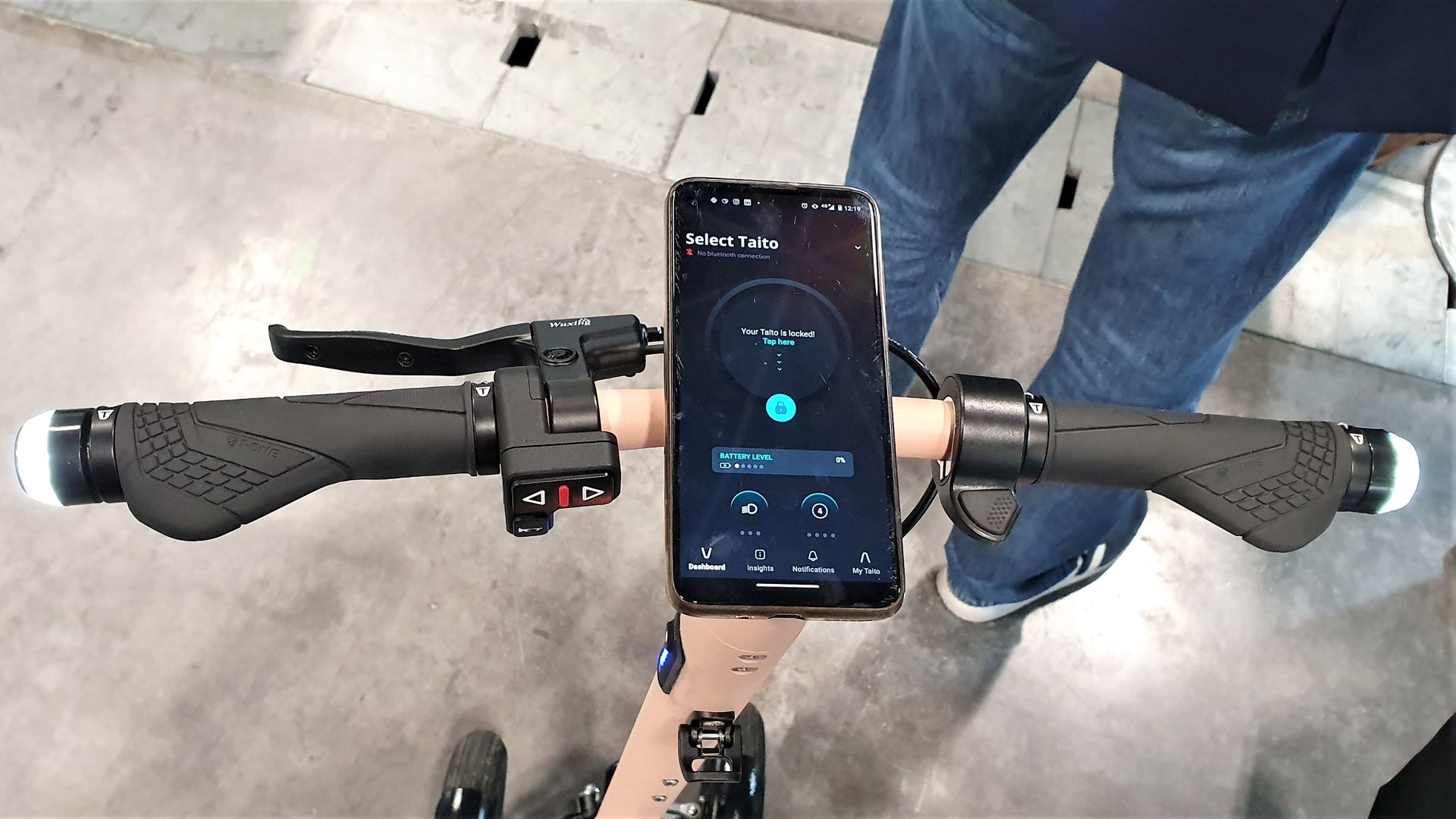 Pas d'écran, il faut poser son smartphone et ouvrir l'appli - Source : Matthieu Lauraux pour GoStart.Biz