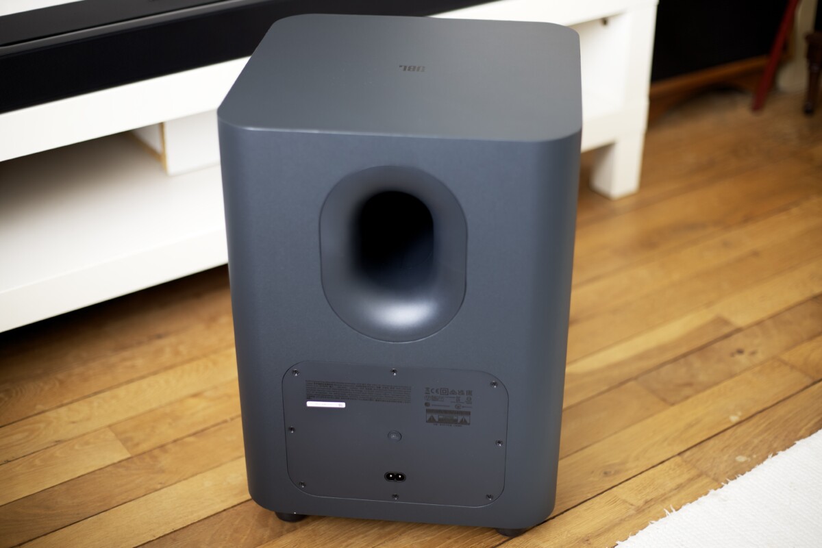 JBL Bar 1300X Test & Review: Powerful Dolby Atmos Soundbar 25 JBL Bar 1300X - Backside