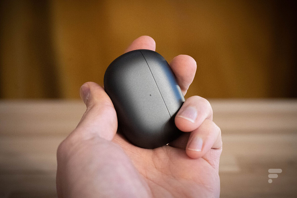 Le boîtier des Xiaomi Redmi Buds 4 Pro