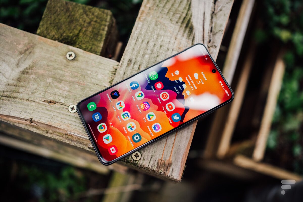 samsung galaxy s21 fe Best Smartphones Under $700 in 2023