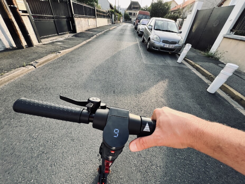 Wispeed T855 Review: An Exciting but Insufficient Electric Scooter 45 wispeed t855 essai photos iphone3 Wispeed T855 Review: An Exciting but Insufficient Electric Scooter